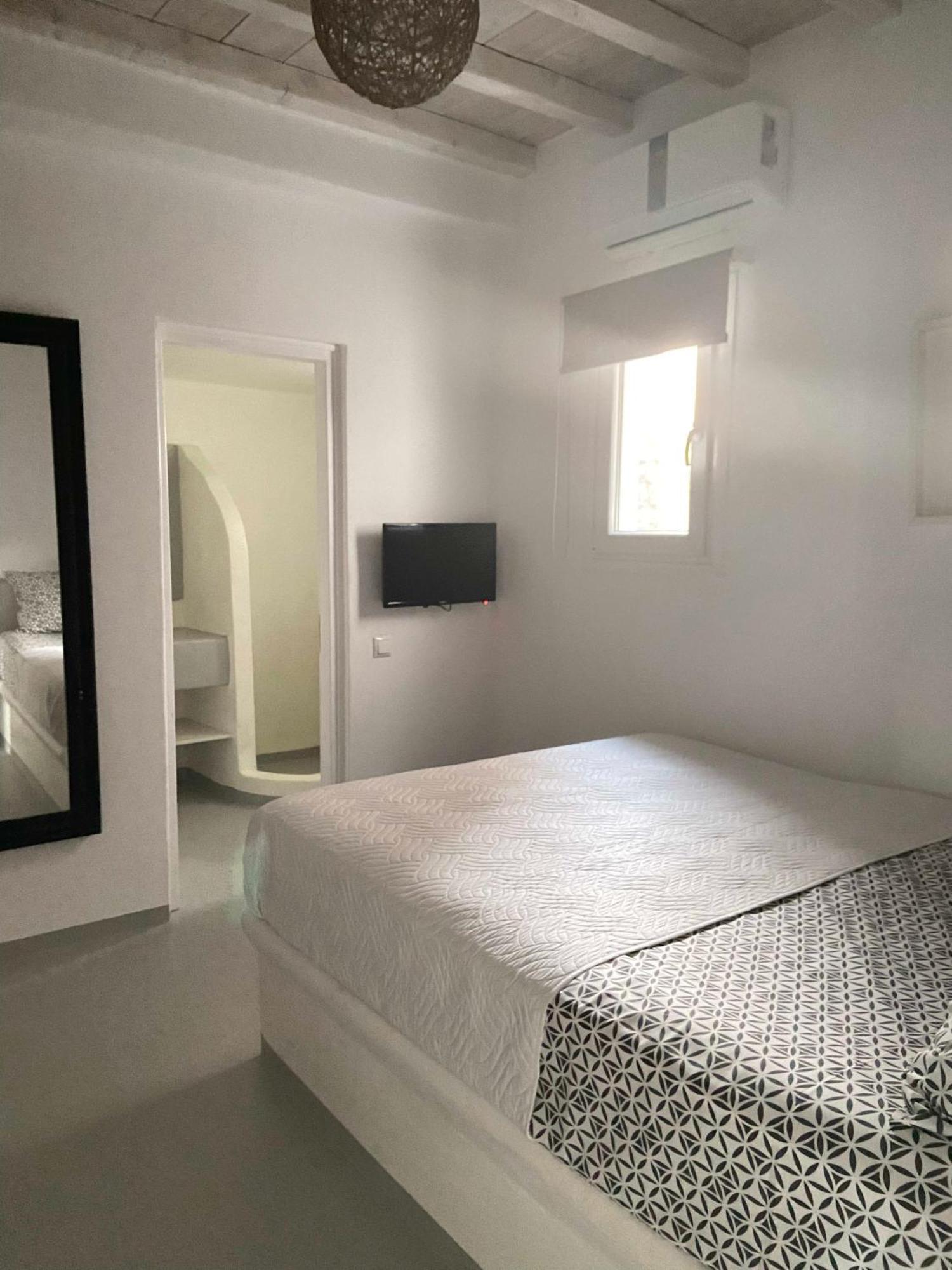 Mykonian Luxury Azure W Sea View And Pool Villa *